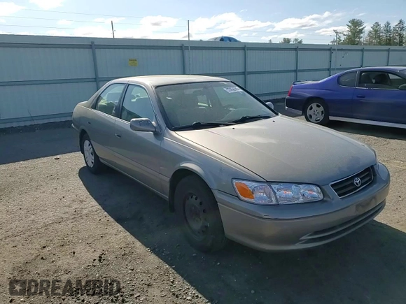 2000 Toyota Camry CE z VIN 4T1BG22K0YU692937, wystawiony jako Copart lot #57456985 z przebiegiem 116 617 mil mil oraz Szkoda całkowita • Salvage title. Historia ofert i sprzedaży dostępna na DreamBid. Obrazek 13.