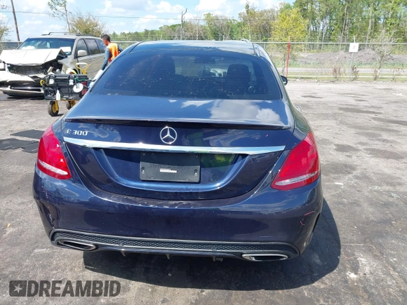 2015 Mercedes-Benz C 300 z VIN 55SWF4JB2FU088476, wystawiony jako IAAI lot #41913454 z przebiegiem 145 179 mil mil oraz . Historia ofert i sprzedaży dostępna na DreamBid. Obrazek 16.
