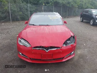 2018 Tesla Model S 75D с VIN 5YJSA1E27JF247637, выставлен на аукционе IAAI как лот 42406743 с пробегом 150 553 миль миль и . История ставок и продаж доступна на DreamBid. Изображение 12.