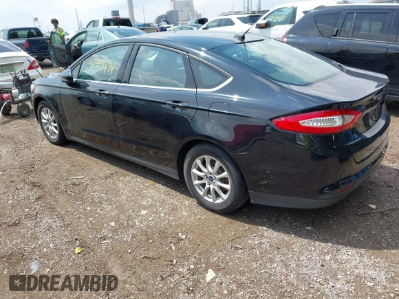 2016 Ford Fusion S z VIN 3FA6P0G78GR245055, wystawiony jako IAAI lot #42399174 z przebiegiem 132 674 mil mil oraz . Historia ofert i sprzedaży dostępna na DreamBid. Obrazek 3.