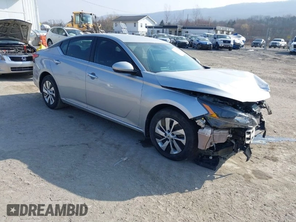 2022 Nissan Altima 2.5 S with VIN 1N4BL4BV2NN413294, listed as a IAAI auction lot 41786026 with 32,366 mi miles. Bid and sale history available at carsss.com. Image 1.