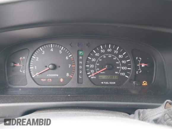 2000 Toyota Sienna LE with VIN 4T3ZF13C9YU258526, listed as a IAAI auction lot 42095633 with 133,871 mi miles. Bid and sale history available at carsss.com. Image 7.