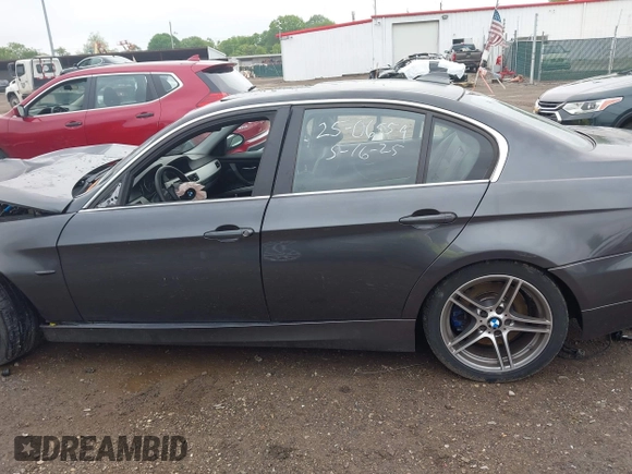 2008 BMW 3 Series 335i z VIN WBAVB73508PA66373, wystawiony jako IAAI lot #42307099 z przebiegiem 121 291 mil mil oraz . Historia ofert i sprzedaży dostępna na DreamBid. Obrazek 15.