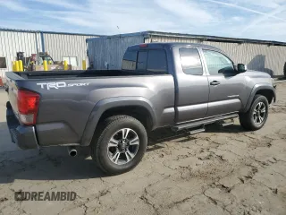 2017 Toyota Tacoma SR5 z VIN 5TFRZ5CN6HX034934, wystawiony jako Copart lot #42181755 z przebiegiem 176 511 mil mil oraz Szkoda całkowita • Salvage title. Historia ofert i sprzedaży dostępna na DreamBid. Obrazek 3.