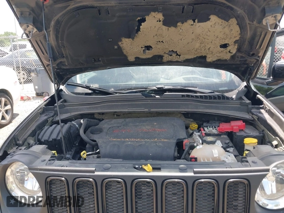 2018 Jeep Renegade Latitude with VIN ZACCJBBB2JPH59443, listed as a IAAI auction lot 42555557 with 66,689 mi miles and . Bid and sale history available at DreamBid. Image 10.