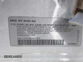 2024 Audi S3 Prestige z VIN WAUJ3DGY8RA070820, wystawiony jako IAAI lot #41106634 z przebiegiem 6358 mil mil oraz . Historia ofert i sprzedaży dostępna na DreamBid. Obrazek 9.