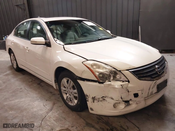 2011 Nissan Altima 2.5 S with VIN 1N4AL2AP3BN408488, listed as a IAAI auction lot 41904777 with 118,800 mi miles. Bid and sale history available at carsss.com. Image 6.