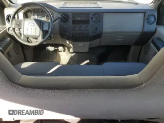 2008 Ford F-250 XL z VIN 1FTSW21Y98EE14898, wystawiony jako Copart lot #47120485 z przebiegiem 49 618 mil mil oraz Czysty tytuł • Clean title. Historia ofert i sprzedaży dostępna na DreamBid. Obrazek 8.