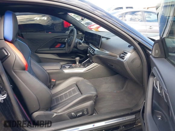 2024 BMW M2 z VIN 3MF13DM09R8E89933, wystawiony jako IAAI lot #41585250 z przebiegiem 15 462 mil mil oraz . Historia ofert i sprzedaży dostępna na DreamBid. Obrazek 5.