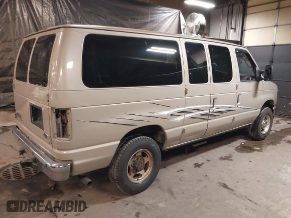 2008 Ford Econoline Passenger XL with VIN 1FBNE31L88DA50347, listed as a IAAI auction lot 41153602 with Not Provided miles. Bid and sale history available at carsss.com. Image 4.