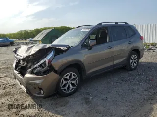 2021 Subaru Forester Premium z VIN JF2SKAJC0MH451794, wystawiony jako Copart lot #56836445 z przebiegiem 70 604 mil mil oraz Szkoda całkowita • Salvage title. Historia ofert i sprzedaży dostępna na DreamBid. Obrazek 1.