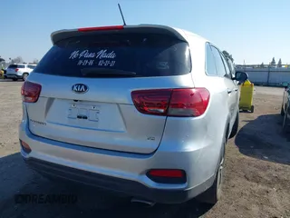 2020 Kia Sorento LX V6 with VIN 5XYPG4A50LG628036, listed as a IAAI auction lot 41457081 with Not Provided miles. Bid and sale history available at carsss.com. Image 4.