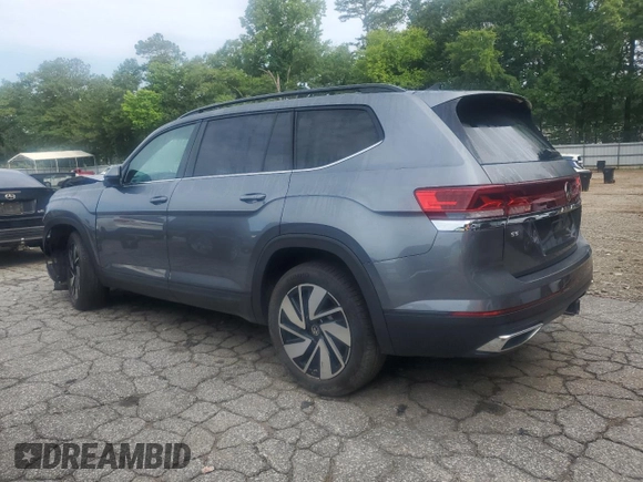 2024 Volkswagen Atlas SE with VIN 1V2KR2CA6RC559352, listed as a Copart auction lot 62817135 with 20,140 mi miles and Salvage title. Bid and sale history available at DreamBid. Image 2.