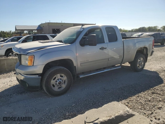 2011 GMC Sierra 2500HD SLE with VIN 1GT220C83BZ171683, listed as a Copart auction lot 73539154 with 144,561 mi miles and Salvage Title. Bid and sale history available at carsss.com. Image 1.