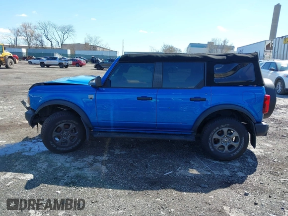 2023 Ford Bronco z VIN 1FMEE5BP1PLA88463, wystawiony jako IAAI lot #41871905 z przebiegiem 36 223 mil mil oraz . Historia ofert i sprzedaży dostępna na DreamBid. Obrazek 15.