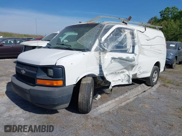 2003 Chevrolet Express Cargo Van with VIN 1GCFG15T631105901, listed as a IAAI auction lot 41685138 with 197,571 mi miles. Bid and sale history available at carsss.com. Image 2.