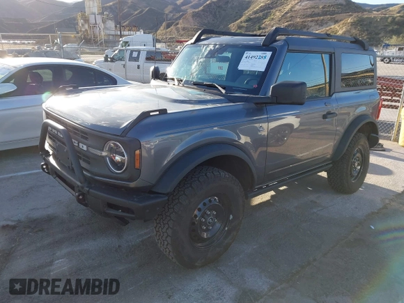2023 Ford Bronco с VIN 1FMDE5CH4PLB60825, выставлен на аукционе IAAI как лот 41492285 с пробегом 10 017 миль миль и . История ставок и продаж доступна на DreamBid. Изображение 2.