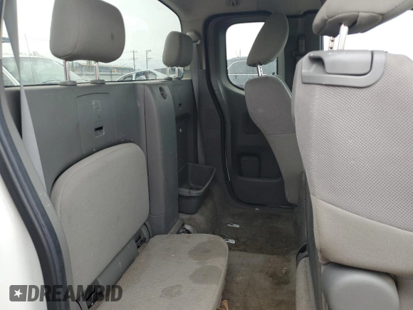 2013 Nissan Frontier S z VIN 1N6BD0CT7DN754442, wystawiony jako Copart lot #50832035 z przebiegiem 145 082 mil mil oraz Czysty tytuł • Clean title. Historia ofert i sprzedaży dostępna na DreamBid. Obrazek 10.