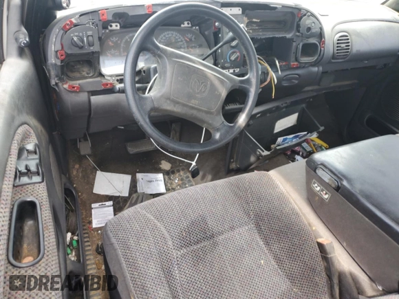 2001 Dodge 1500 z VIN 1B7HC13Z61J605436, wystawiony jako Copart lot #54539475 z przebiegiem 212 845 mil mil oraz Szkoda całkowita • Salvage title. Historia ofert i sprzedaży dostępna na DreamBid. Obrazek 8.