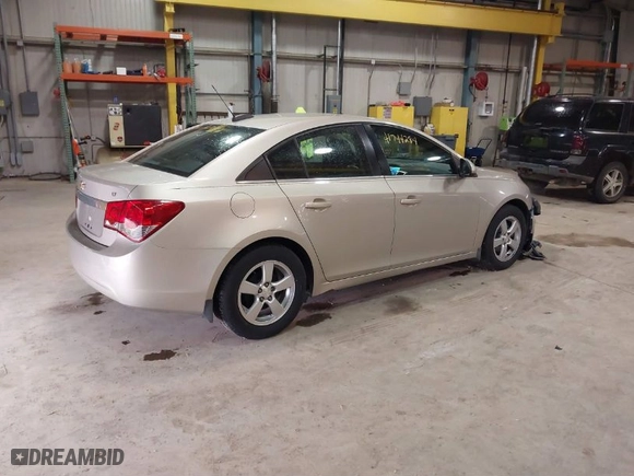 2016 Chevrolet Cruze Limited LT with VIN 1G1PE5SB1G7133209, listed as a IAAI auction lot 41757846 with NaN miles. Bid and sale history available at carsss.com. Image 4.