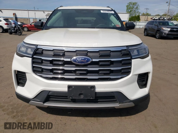 2025 Ford Explorer Active z VIN 1FMUK8DH7SGA48577, wystawiony jako Copart lot #55240045 z przebiegiem 4 940 mil mil oraz Szkoda całkowita • Salvage title. Historia ofert i sprzedaży dostępna na DreamBid. Obrazek 5.