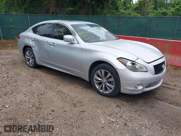 2013 Infiniti M with VIN JN1BY1AR3DM601425, listed as a IAAI auction lot 42238952 with 180,023 mi miles and . Bid and sale history available at DreamBid. Image 1.