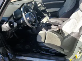 2021 MINI Hardtop Cooper SE with VIN WMWXP3C02M2N46832, listed as a Copart auction lot 74575194 with 28,968 mi miles and Salvage Title. Bid and sale history available at DreamBid. Image 7.