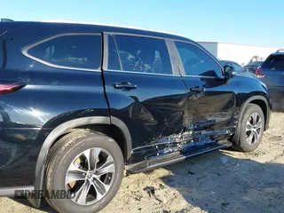 2024 Toyota Highlander LE with VIN 5TDKDRAH6RS051518, listed as a IAAI auction lot 41393093 with 23,305 mi miles and . Bid and sale history available at DreamBid. Image 6.