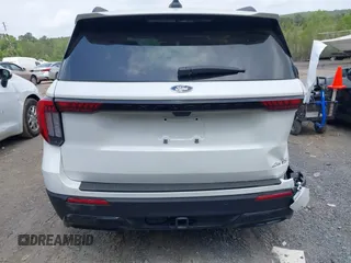 2025 Ford Explorer ST-Line with VIN 1FMUK8KH9SGB60445, listed as a IAAI auction lot 42087110 with 2,569 mi miles and . Bid and sale history available at DreamBid. Image 16.