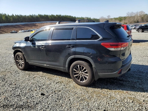 2017 Toyota Highlander XLE with VIN 5TDJZRFH7HS467145, listed as a Copart auction lot 44427555 with 125,765 mi miles and Salvage Title. Bid and sale history available at carsss.com. Image 2.