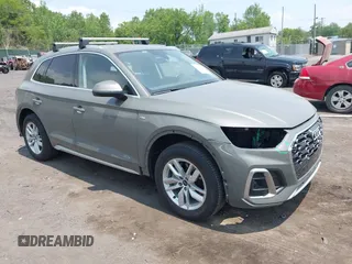 2023 Audi Q5 S line Premium z VIN WA1GAAFY5P2012863, wystawiony jako IAAI lot #42416439 z przebiegiem 64 707 mil mil oraz . Historia ofert i sprzedaży dostępna na DreamBid. Obrazek 1.