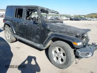 2018 Jeep Wrangler Unlimited Sahara with VIN 1C4HJXEG1JW121262, listed as a IAAI auction lot 40623476 with 1 mi miles. Bid and sale history available at carsss.com. Image 1.