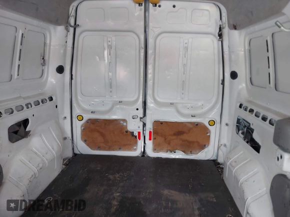 2010 Ford Transit Connect XL z VIN NM0LS7AN2AT006292, wystawiony jako IAAI lot #42740568 z przebiegiem 200 190 mil mil oraz . Historia ofert i sprzedaży dostępna na DreamBid. Obrazek 8.