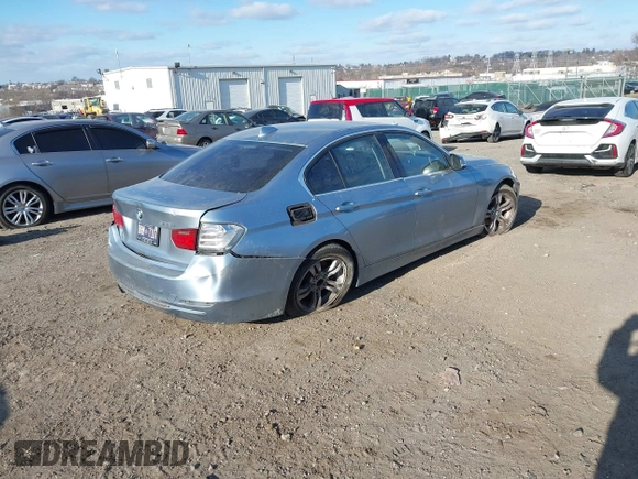 2012 BMW 3 Series 328i с VIN WBA3C1C55CF432664, выставлен на аукционе IAAI как лот 41334641 с пробегом Не указан миль и . История ставок и продаж доступна на DreamBid. Изображение 4.