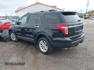 2014 Ford Explorer XLT with VIN 1FM5K8D86EGA67095, listed as a IAAI auction lot 41953602 with 122,930 mi miles and . Bid and sale history available at carsss.com. Image 3.