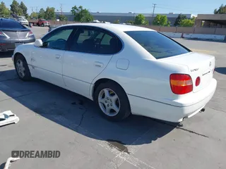 2000 Lexus GS 300 z VIN JT8BD68S5Y0114026, wystawiony jako IAAI lot #42322617 z przebiegiem 141 984 mil mil oraz . Historia ofert i sprzedaży dostępna na DreamBid. Obrazek 3.