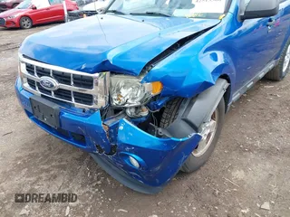 2011 Ford Escape XLT with VIN 1FMCU9DG8BKA61208, listed as a IAAI auction lot 42513500 with 86,802 mi miles and . Bid and sale history available at DreamBid. Image 6.