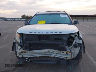 2013 Ford Explorer Sport z VIN 1FM5K8GT7DGB44569, wystawiony jako IAAI lot #40353201 z przebiegiem 146 860 mil mil oraz . Historia ofert i sprzedaży dostępna na DreamBid. Obrazek 13.