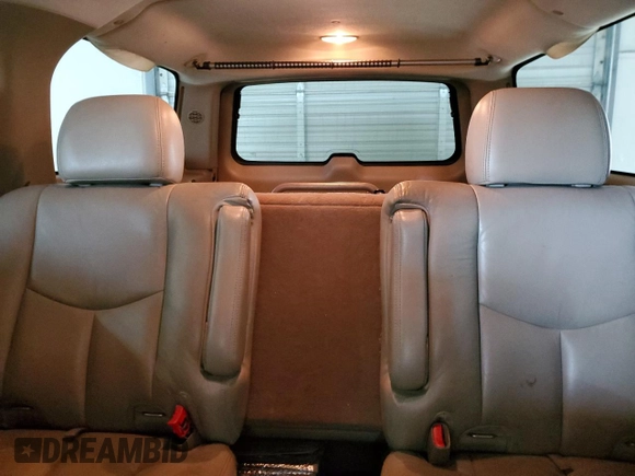 2004 Chevrolet Suburban LS with VIN 1GNFK16Z04J178577, listed as a Copart auction lot 47387085 with 218,227 mi miles and Salvage Title. Bid and sale history available at carsss.com. Image 10.