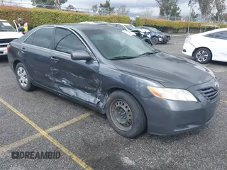2007 Toyota Camry CE z VIN 4T1BE46K27U187203, wystawiony jako IAAI lot #41798430 z przebiegiem 205 047 mil mil oraz . Historia ofert i sprzedaży dostępna na DreamBid. Obrazek 1.