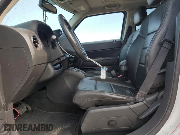 2014 Jeep Patriot Latitude z VIN 1C4NJPFA1ED680177, wystawiony jako Copart lot #58317165 z przebiegiem 40 806 mil mil oraz Szkoda całkowita • Salvage title. Historia ofert i sprzedaży dostępna na DreamBid. Obrazek 7.