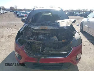 2019 Ford Escape SE z VIN 1FMCU9GDXKUA02974, wystawiony jako IAAI lot #41418960 z przebiegiem Nie podano mil oraz . Historia ofert i sprzedaży dostępna na DreamBid. Obrazek 6.