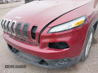 2016 Jeep Cherokee Latitude with VIN 1C4PJLCS1GW247965, listed as a IAAI auction lot 41623805 with 114,187 mi miles. Bid and sale history available at carsss.com. Image 18.
