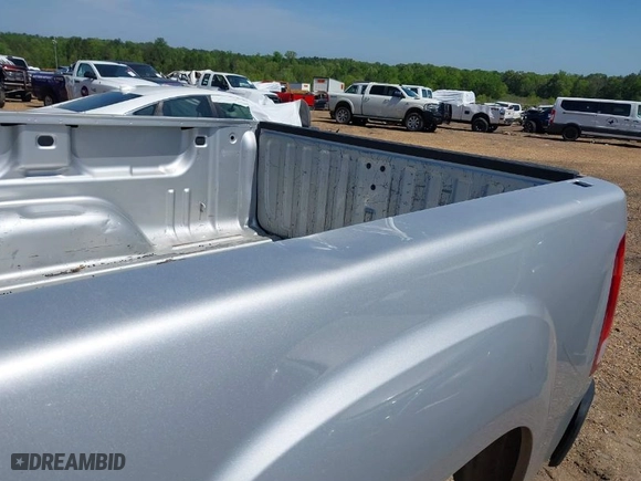 2011 GMC Sierra 1500 SLE with VIN 3GTP1VE09BG361260, listed as a IAAI auction lot 41419293 with 193,433 mi miles. Bid and sale history available at carsss.com. Image 19.