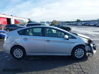 2013 Toyota Prius Plug-In with VIN JTDKN3DPXD3040321, listed as a IAAI auction lot 41477480 with 109,764 mi miles. Bid and sale history available at carsss.com. Image 13.