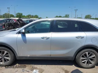 2020 Kia Sorento S z VIN 5XYPG4A58LG669899, wystawiony jako IAAI lot #42006231 z przebiegiem 58 268 mil mil oraz . Historia ofert i sprzedaży dostępna na DreamBid. Obrazek 14.