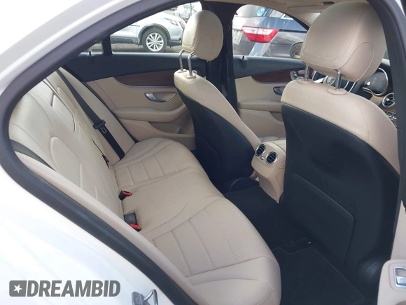2021 Mercedes-Benz C 300 z VIN W1KWF8EB5MR605575, wystawiony jako IAAI lot #41042025 z przebiegiem 25 639 mil mil oraz . Historia ofert i sprzedaży dostępna na DreamBid. Obrazek 8.