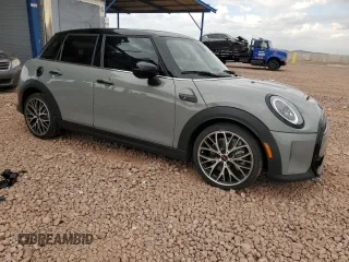 2023 MINI Hardtop 4 Door Cooper S z VIN WMW53DK04P2S81054, wystawiony jako Copart lot #55456315 z przebiegiem 22 468 mil mil oraz Szkoda całkowita • Salvage title. Historia ofert i sprzedaży dostępna na DreamBid. Obrazek 4.
