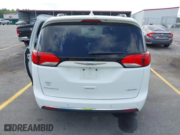 2018 Chrysler Pacifica Limited z VIN 2C4RC1GG5JR330263, wystawiony jako IAAI lot #41953935 z przebiegiem 92 038 mil mil oraz . Historia ofert i sprzedaży dostępna na DreamBid. Obrazek 16.