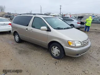 2003 Toyota Sienna LE with VIN 4T3ZF13C13U522248, listed as a IAAI auction lot 42070178 with 228,695 mi miles. Bid and sale history available at carsss.com. Image 1.